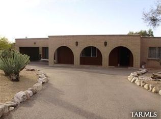 3940 E Alvernon Cir, Tucson, AZ 85718