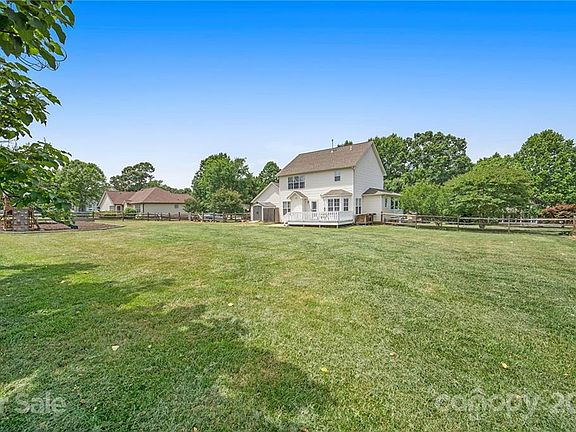 5th image of 1302 Gracebrook Dr