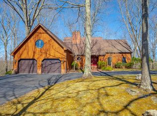1235 Lynn St, Hillsville, VA 24343