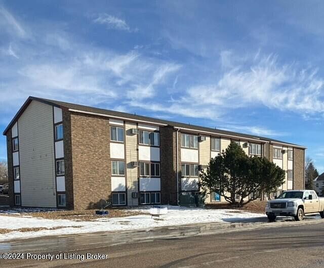 1st image of 2778 6th Ave W