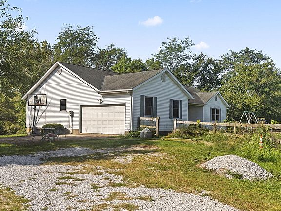 4th image of 5939 Thompson Rd