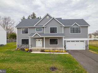 414 Flock Rd, Hamilton, NJ 08619