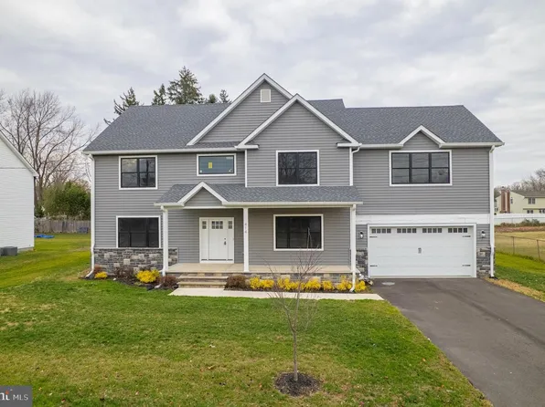 414 Flock Rd, Hamilton, NJ 08619