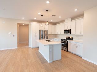 773 E Lark St #202, Gilbert, AZ 85297