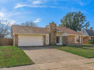 5702 Golden Meadows Dr, Bossier City, LA 71112