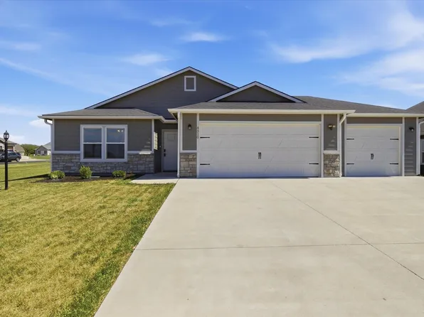 4310 SE Violet Ct, Topeka, KS 66609