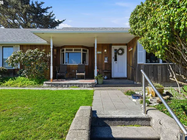 650 Franklin Ave SW, Bandon, OR 97411