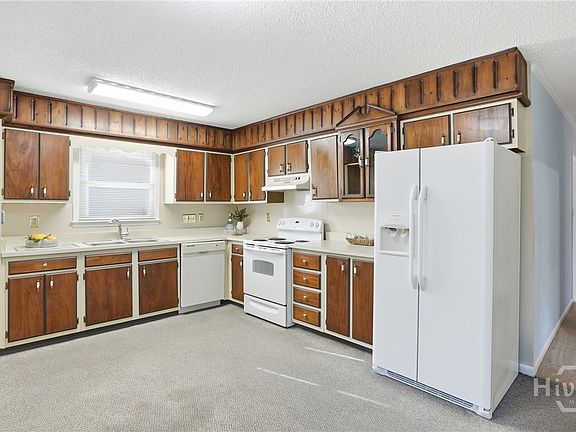 4th image of 25 Barksdale Drive