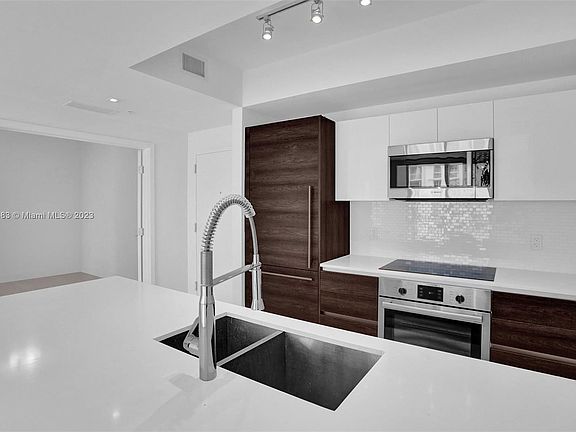4th image of 301 Altara Ave APT 728