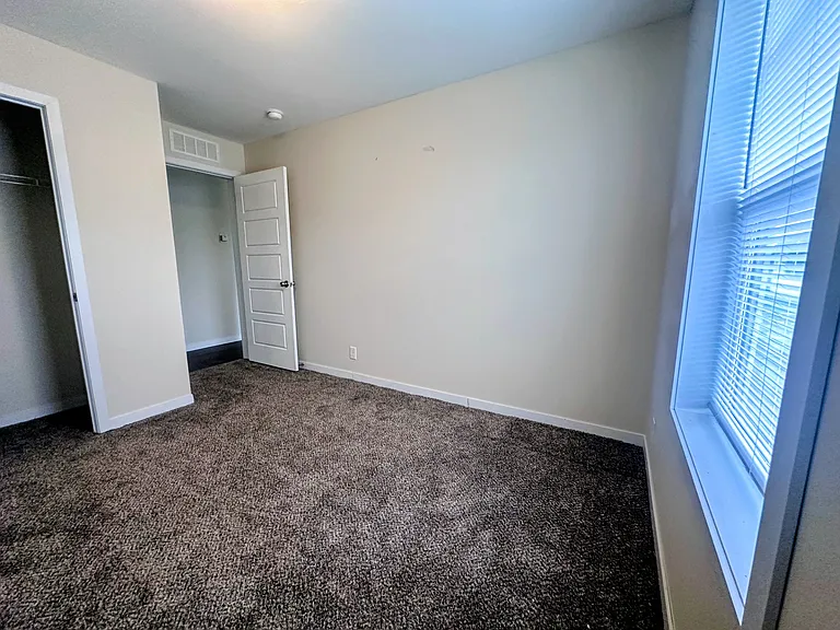 Hunters Glen — Photo 20