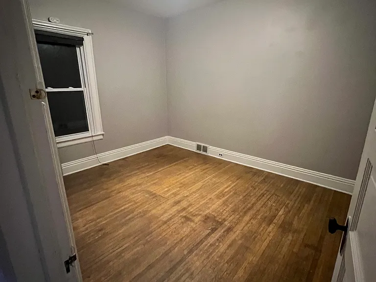 437 Potomac Ave — Photo 14