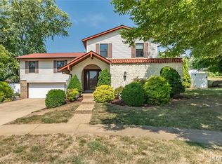 4721 Kingbird Ln, Saint Louis, MO 63128