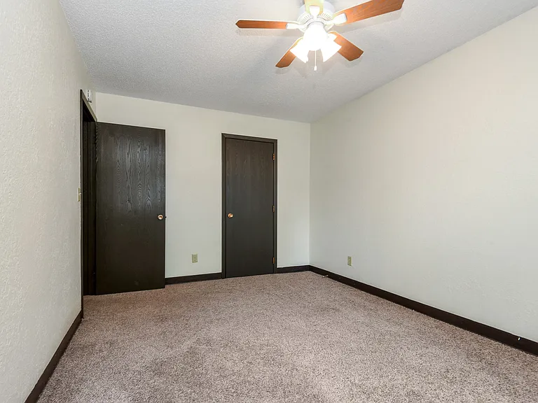 White Bear Terrace — Photo 8