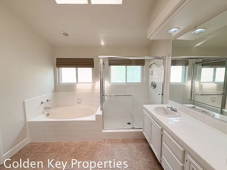 3274 San Tomas Dr — Photo 23