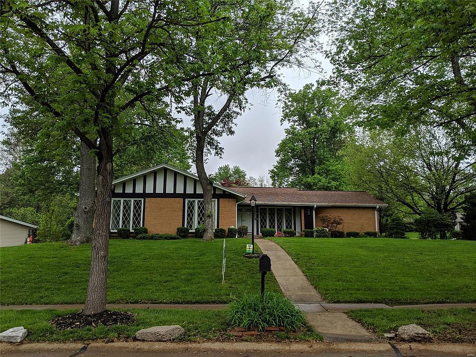 Curb appeal is only the beginning... you must check out all the room inside!