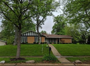 424 Brooktree Dr, Ballwin, MO 63011