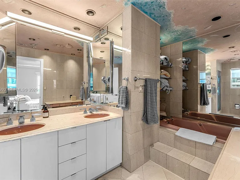 4925 Collins Ave #11E — Photo 16