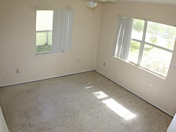 4th image of 516 Burland St
