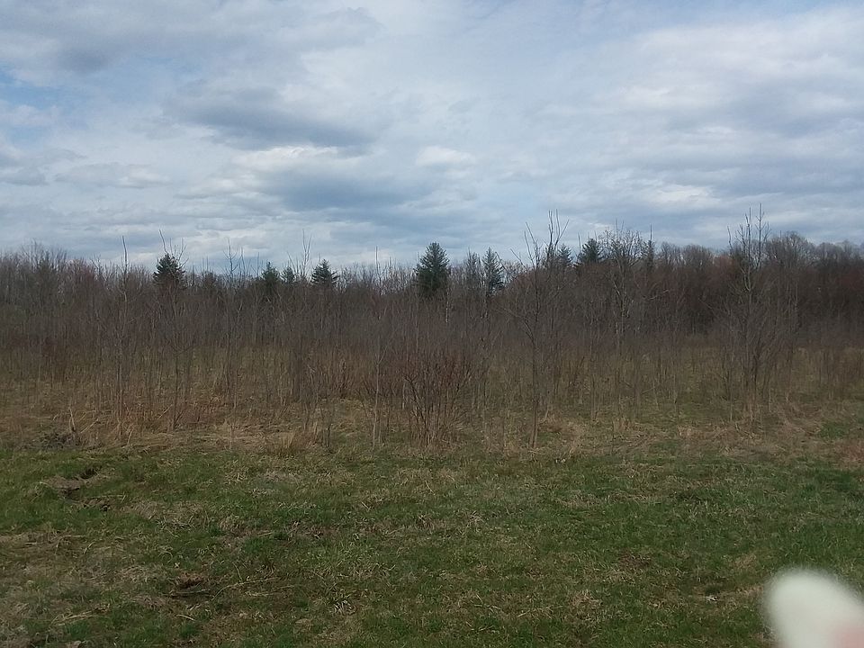 2nd image of 424 Center Rd