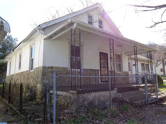 2nd image of 39 S Park Ave