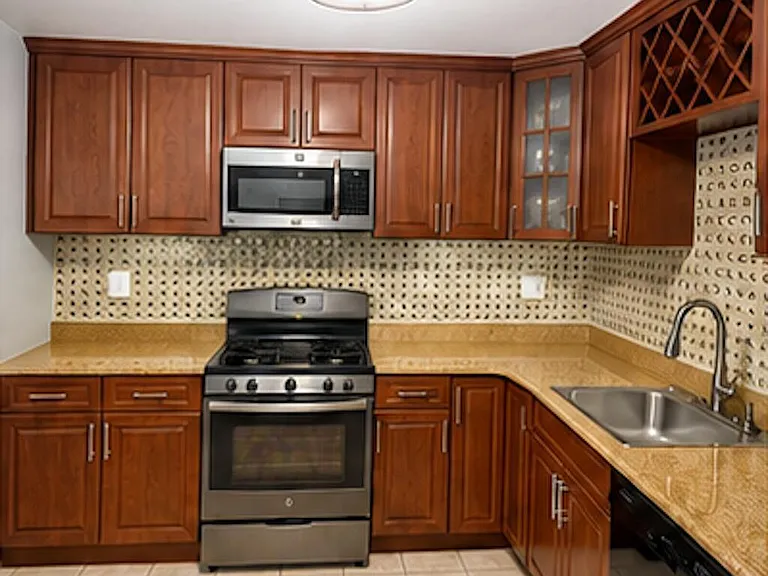 58 Thorne Ln — Photo 9