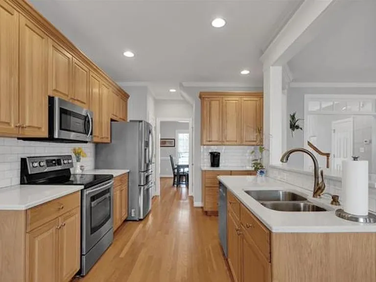 10625 Highstream Dr — Photo 12