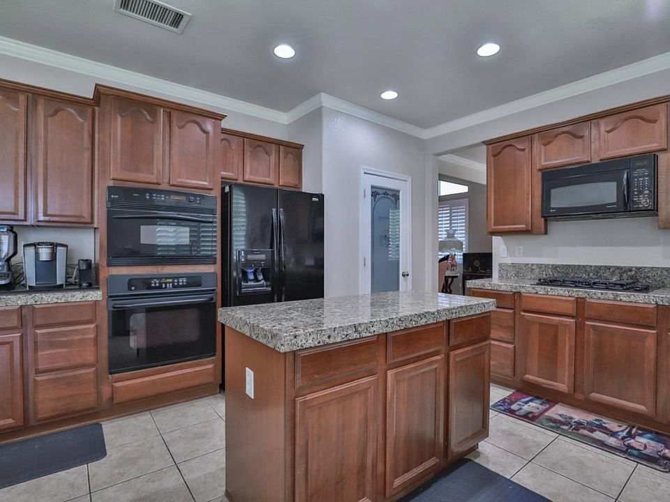 1st image of 3466 Hornsea Way