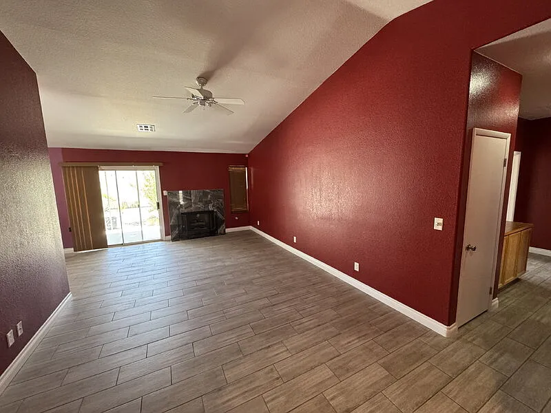 3 bed, 2.0 bath, 1286 sqft, $1,850 — Photo 3