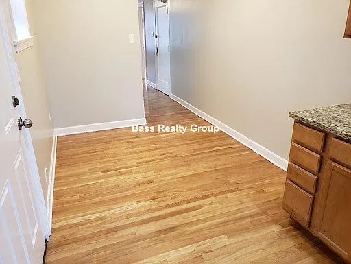 Building Photo - 6970 N Greenview Ave #3