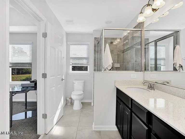 511 Richmond Dr — Photo 5