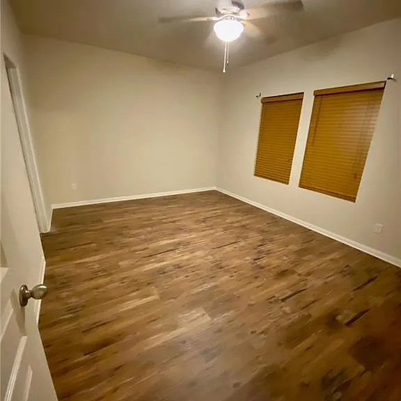 172 Hollis Ln — Photo 12
