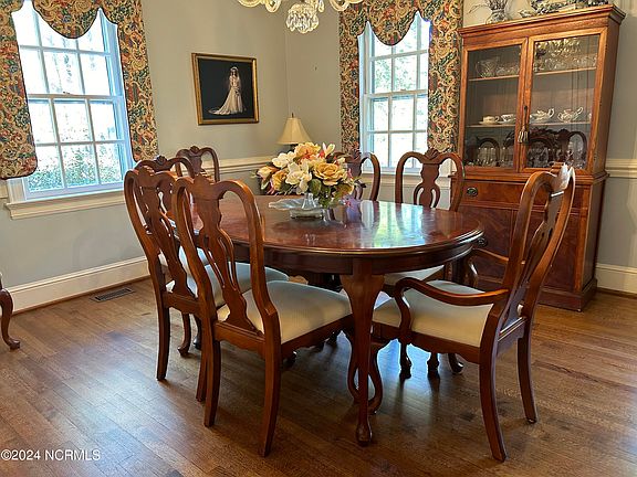 3rd image of 1421 Lafayette Avenue
