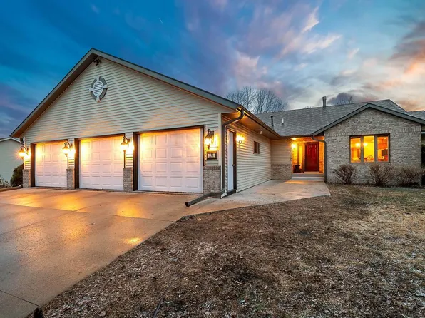 141 Fairlawn Ave E, Winsted, MN 55395