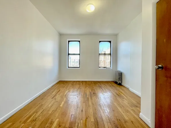 322 Jefferson Street image 1 of 10