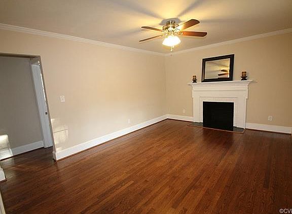 5th image of 3121 Montrose Ave