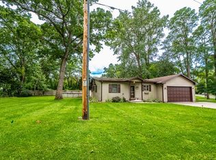 W1039 Marigold Rd, Genoa City, WI 53128