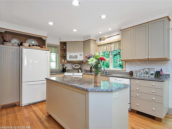 4th image of 5 Terison Dr