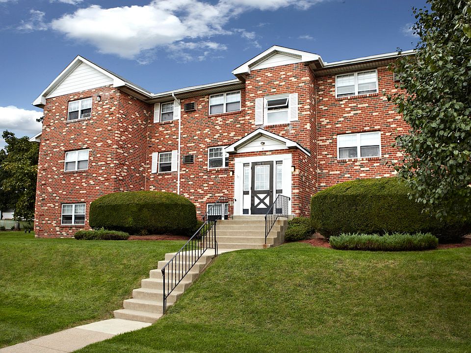 2nd image of 101 W 2nd St #309
