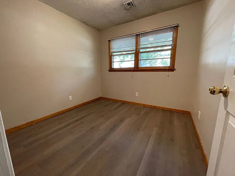 1733 Winne Dr — Photo 7