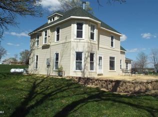 965 N Henderson Rd, Freeport, IL 61032