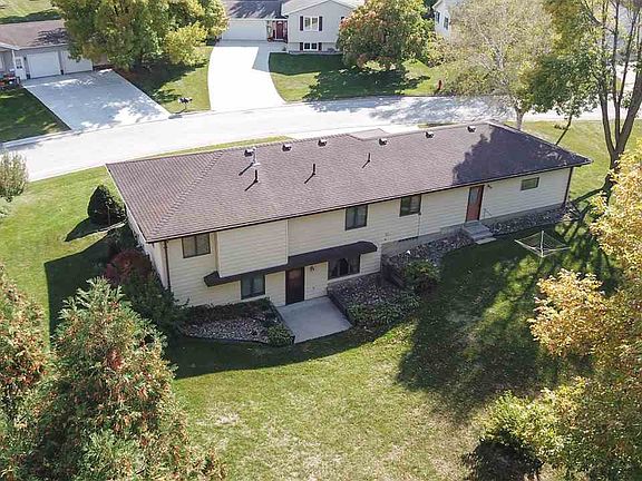 2nd image of 1304 Circle Dr