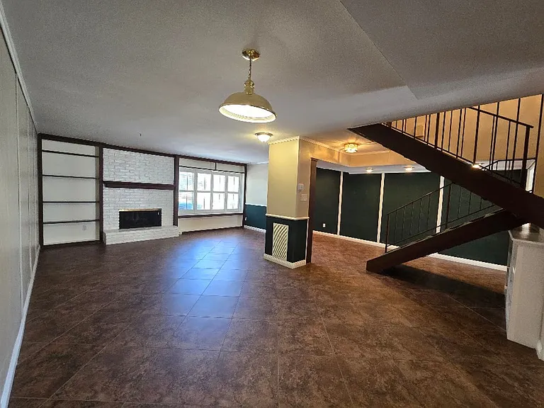 3030 El Camino Ave — Photo 8