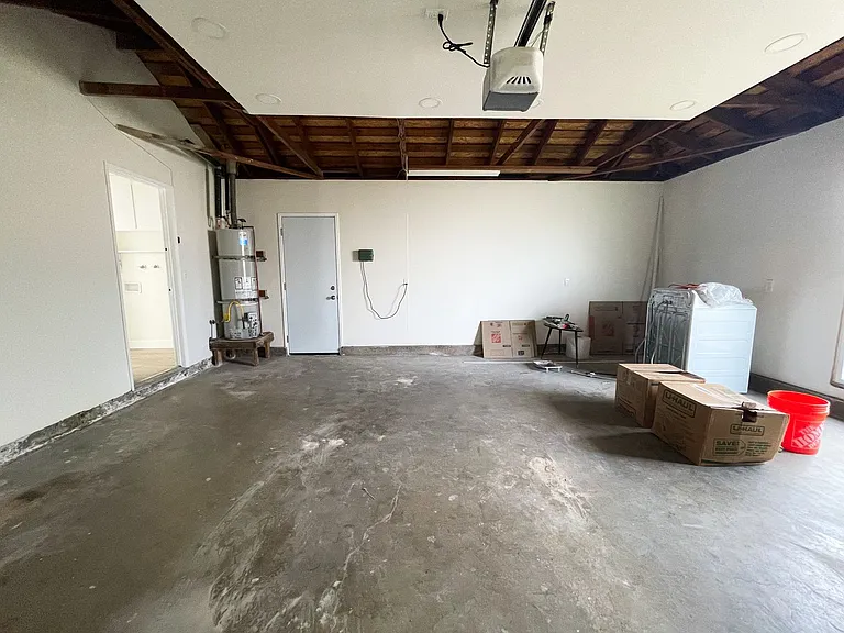 9192 Christine Dr — Photo 36