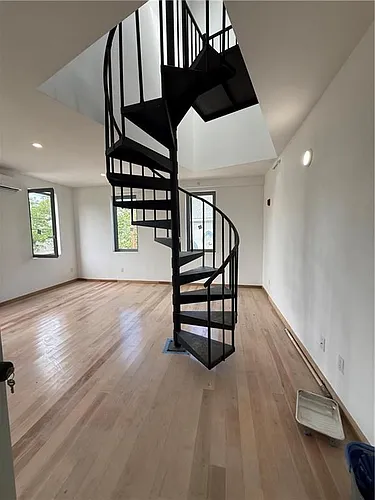 536 Smith St Photo 1