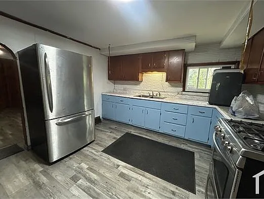 3 bed, 1100 sqft, $2,030 — Photo 1