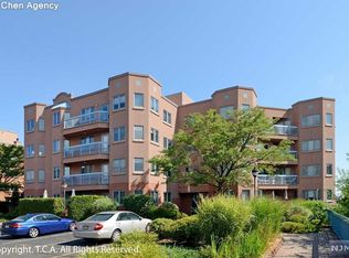 307 Penn Ct, Edgewater, NJ 07020