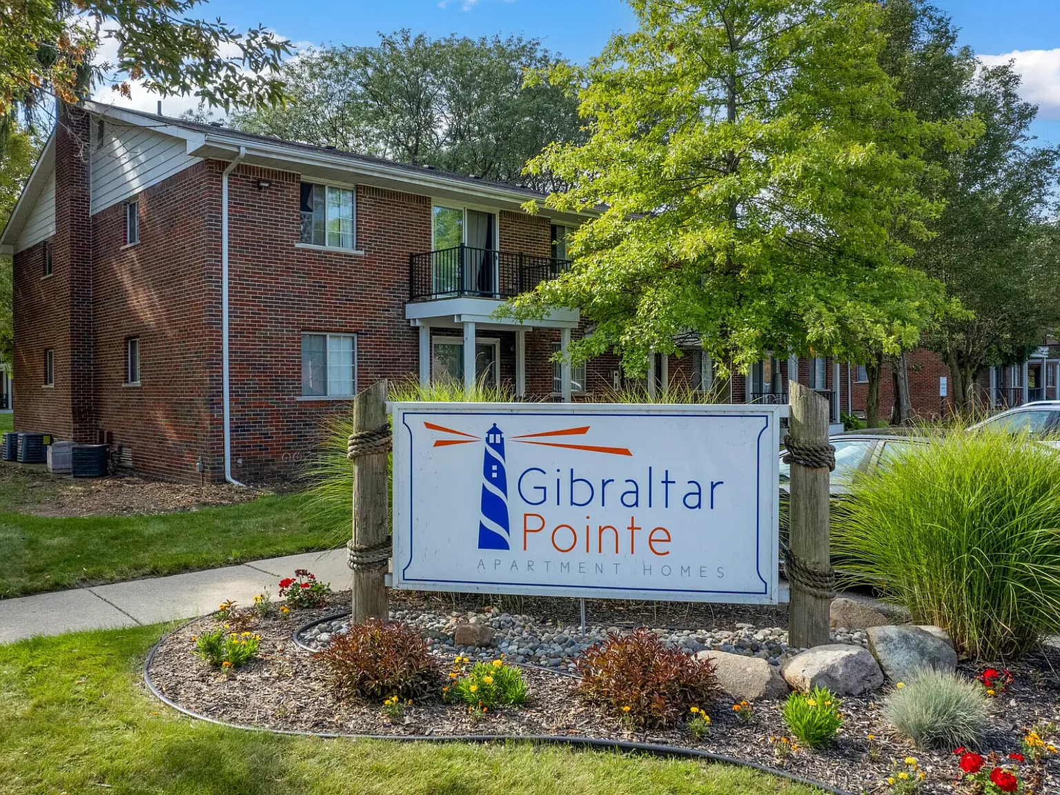 Gibraltar Pointe Apartments — Photo 2