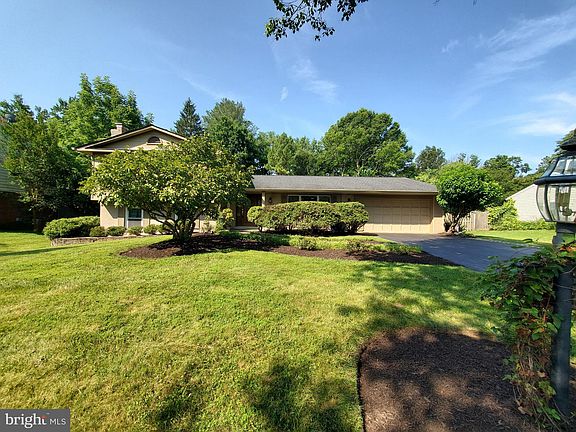 2nd image of 15104 Candytuft Ln