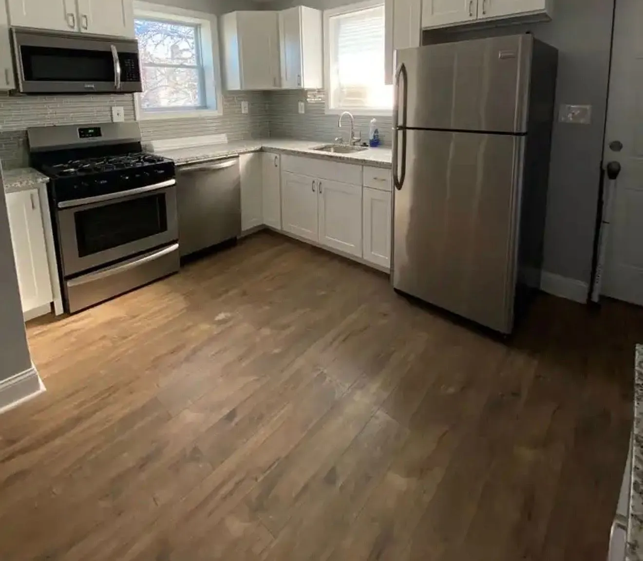 3 bed, 1.5 bath, 1500 sqft, $1,625 — Photo 2