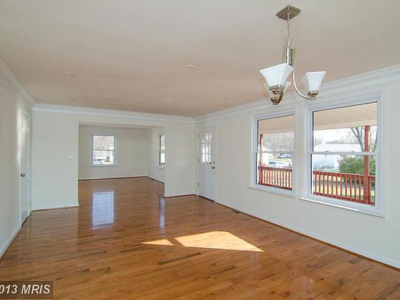 5th image of 105 Oak Springs Dr